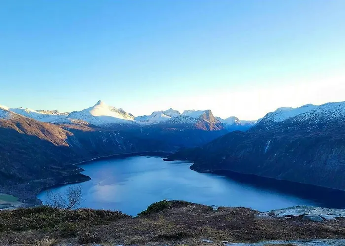 Vakantiehuis Seaside With Private Pier In Eidsvåg