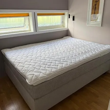 Seaside With Private Pier In Dom wakacyjny